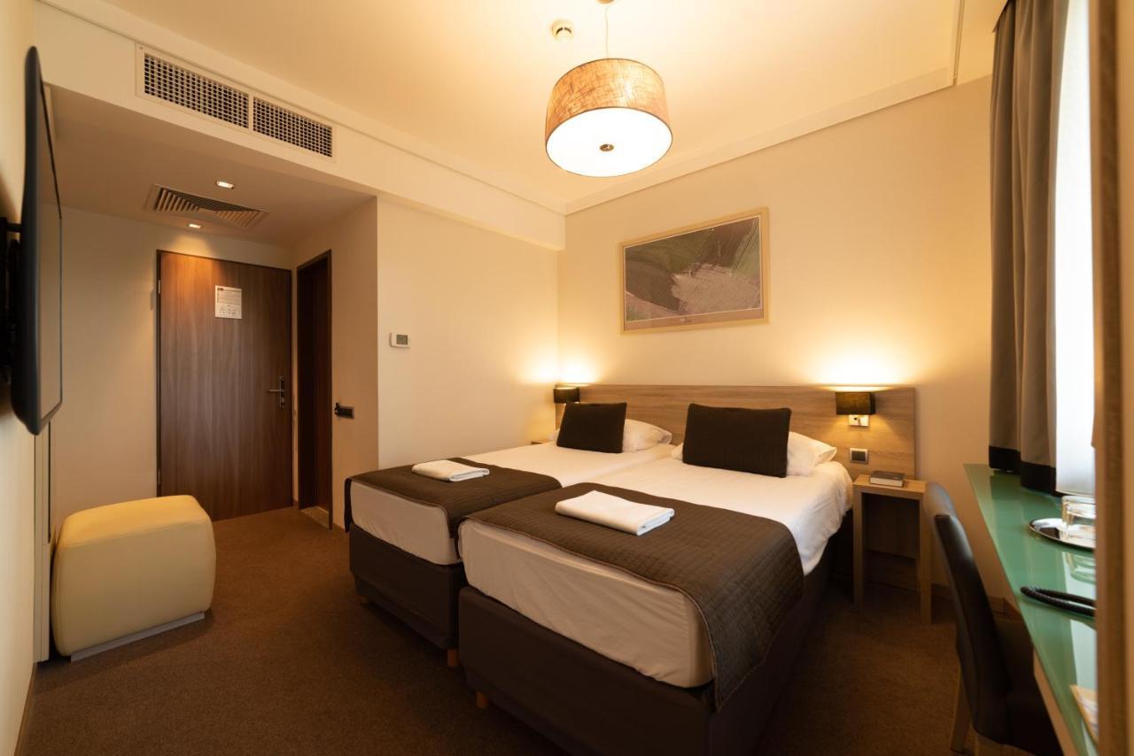 Hotel Pagony Wellness Nyiregyhaza Exterior photo